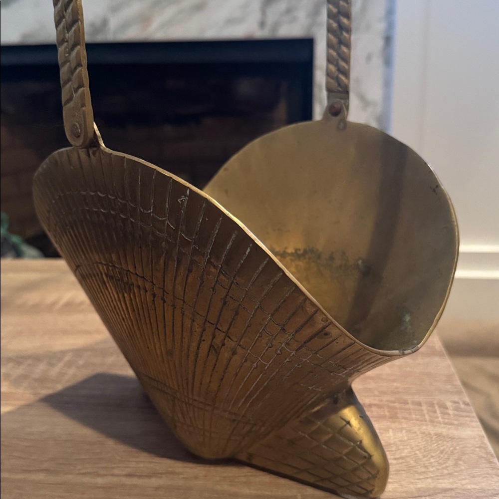 Vintage Brass Seashell Basket / Planter - Picture 2 of 6